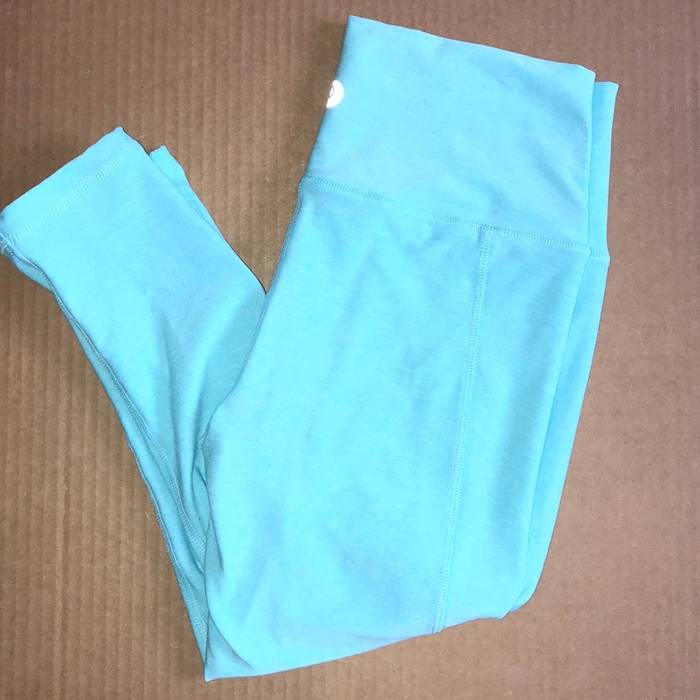 Yoga crop leggings with cross hatching detail.